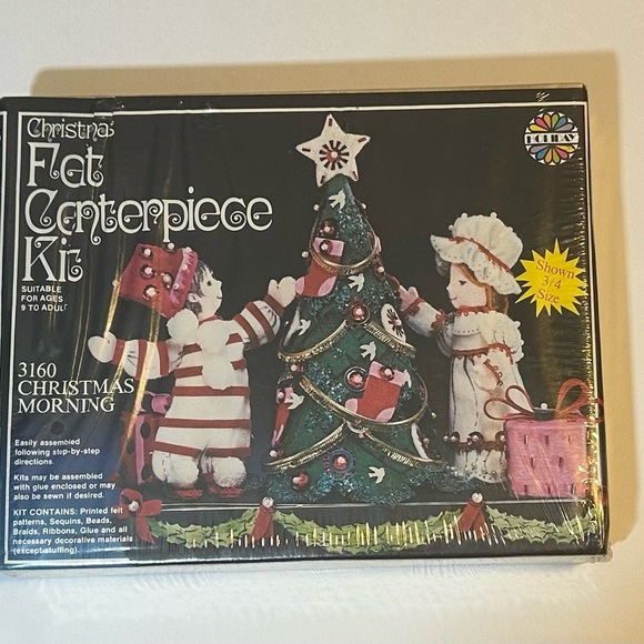 1978 Walco Christmas felt centerpiece kit - Picture 1 of 5